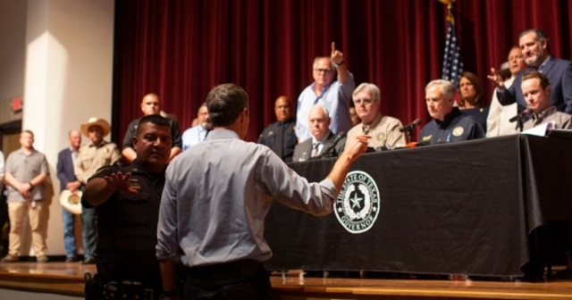 Beto takes on Abbott at press conference